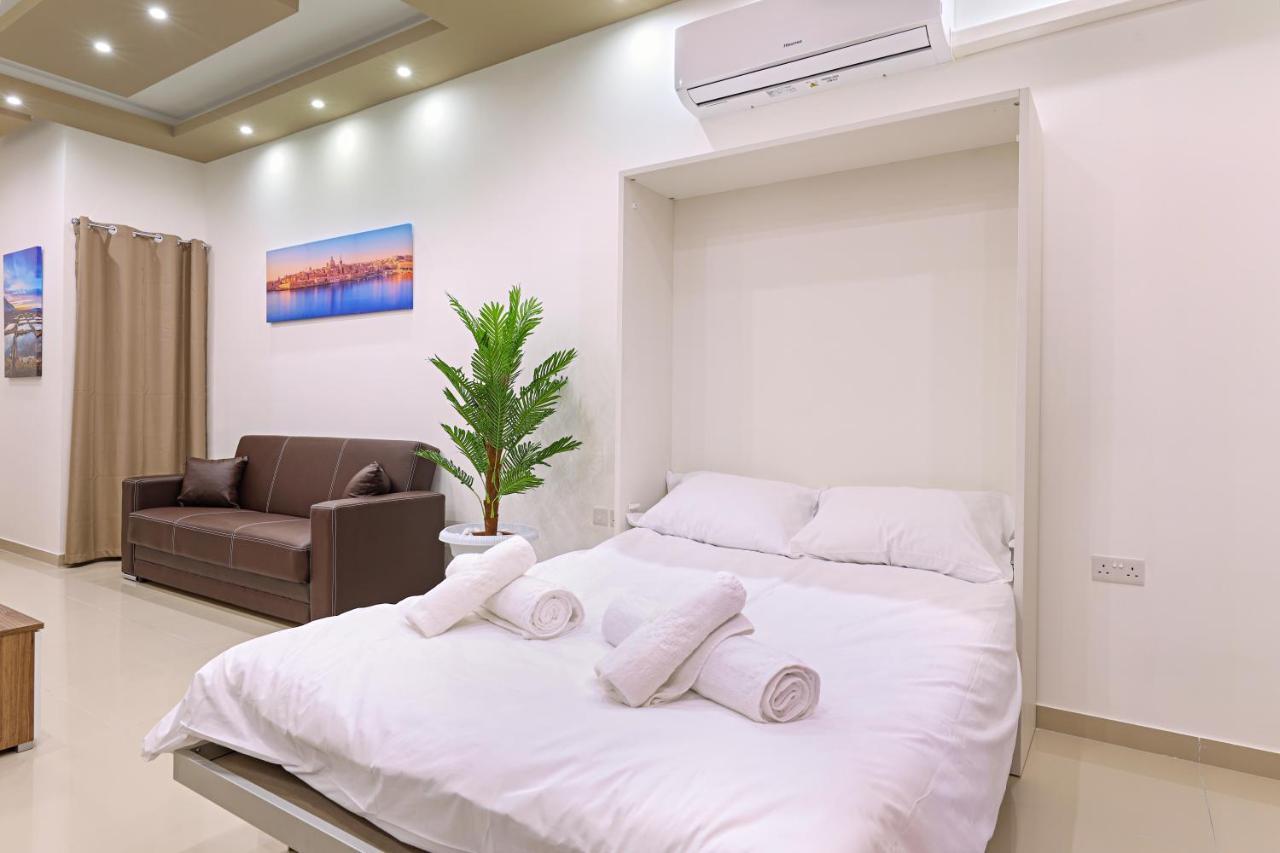 Gem Beachfront Apt With Amazing Bay And Sea Views Birżebbuġa Εξωτερικό φωτογραφία
