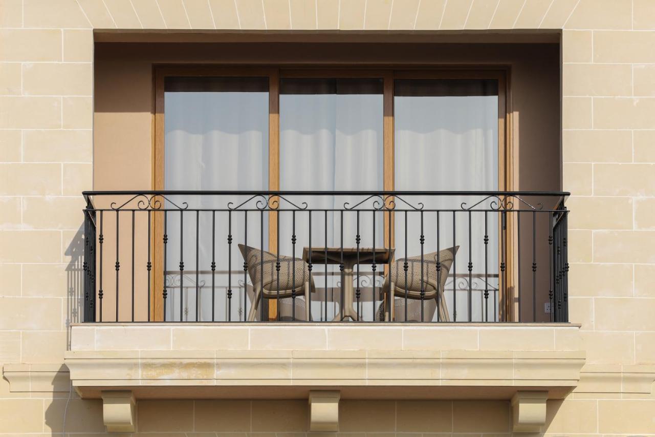Gem Beachfront Apt With Amazing Bay And Sea Views Birżebbuġa Εξωτερικό φωτογραφία